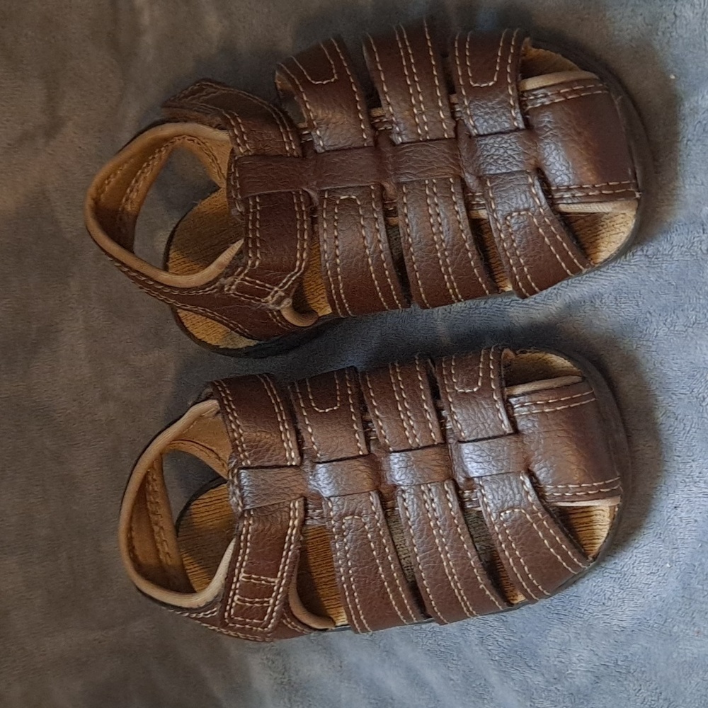 Brown toddler sandals